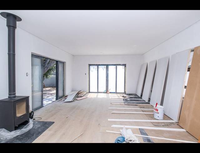 3 BEDROOM PROPERTY TO RENT IN CONSTANTIA